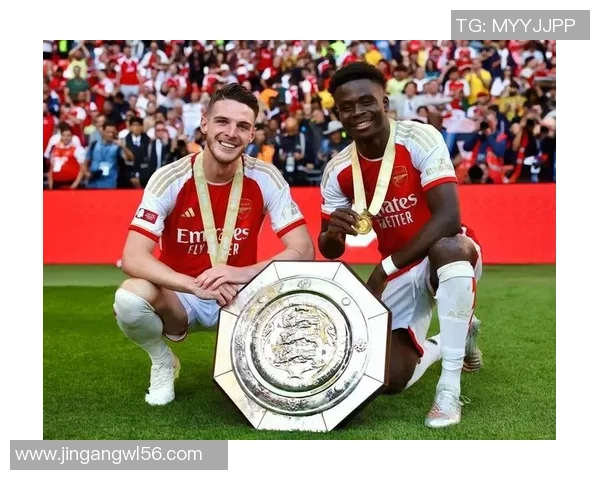 友谊赛阿森纳小胜莱比锡红牌事件引发全场热议与争议分析