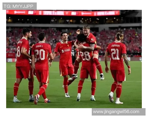 德甲激战：巴黎圣日耳曼凭点球险胜利物浦引发争议与热议