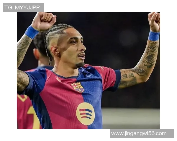 中超激战：里昂逆转巴萨补时绝杀引发争议判罚全场沸腾