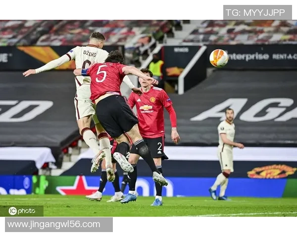 欧联杯曼联大胜里昂五球狂潮乌龙球引发全场热烈反响与转会传闻 欧联杯曼联大胜里昂五球狂潮乌龙球引发全场热烈反响与转会传闻