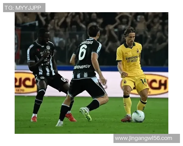 意甲经典对决：多特蒙德与尤文图斯战成平局点球决胜引发全场热烈反响