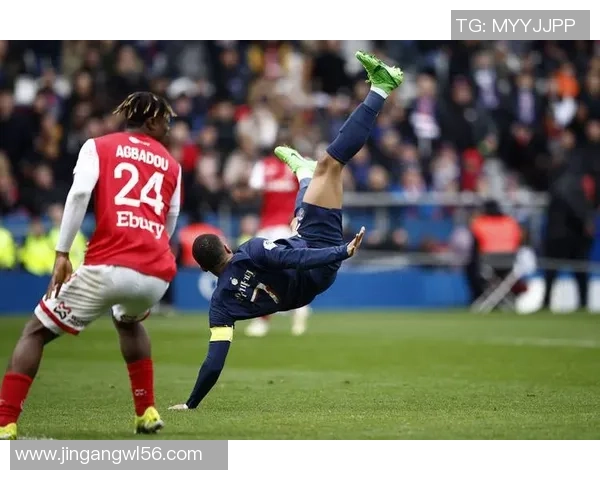 西甲激战:皇马完胜巴黎圣日耳曼乌龙球引发全场狂欢集锦回顾 西甲激战:皇马完胜巴黎圣日耳曼乌龙球引发全场狂欢集锦回顾